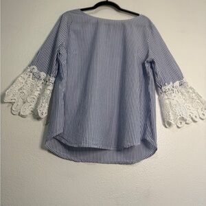 Liz Claiborne Blue & White Cotton Striped Blouse with Lace Sleeves. Sz XL.